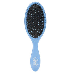 Wet Brush Original Detangler Sky close-up shows flexible bristles for gentle detangling.