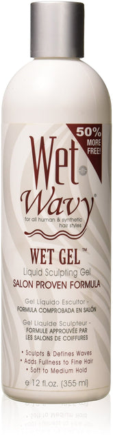 Wet-n-Wavy gel líquido modelador muestra textura ondulada natural y definición.