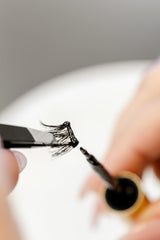 WINKCLIQUE 7-10 day hold helps lashes look flawless longer.