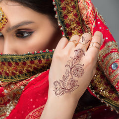 Xmasir easy-transfer henna tattoos demonstrating simple skin adhesion