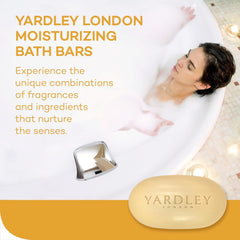 Espuma cremosa de Yardley London con aroma a almendra.