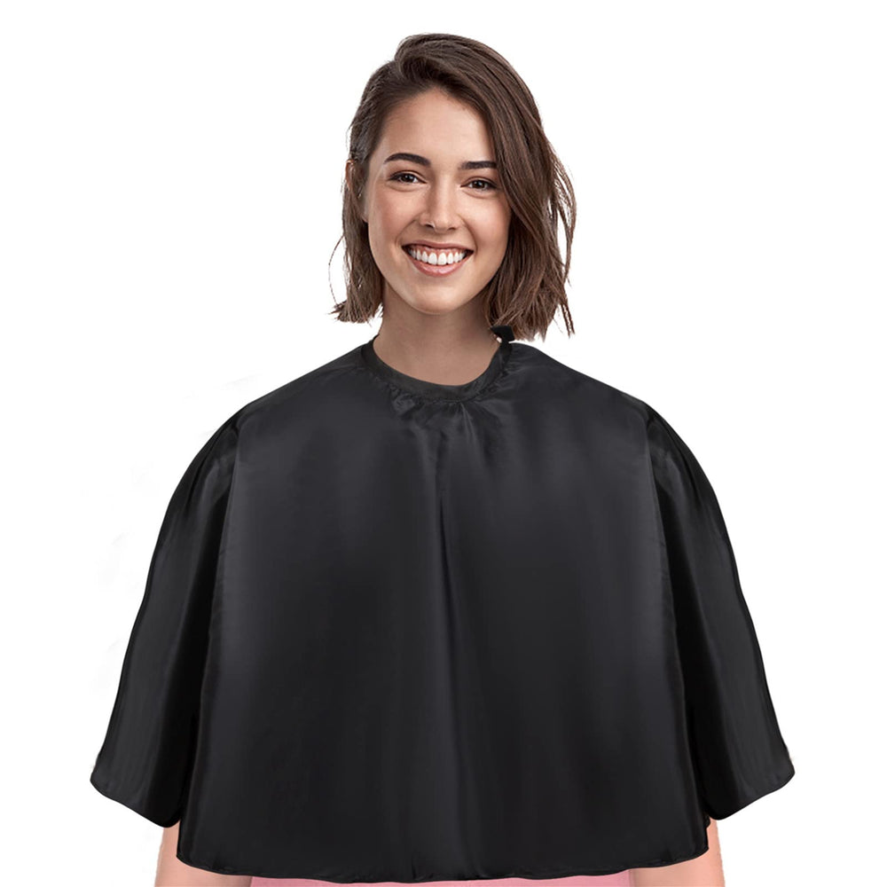 YELEGAI short barber cape in waterproof nylon drapes cleanly during haircuts.