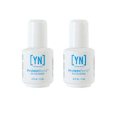 Proteína de unión Young Nails: botella en primer plano muestra la base adhesiva.