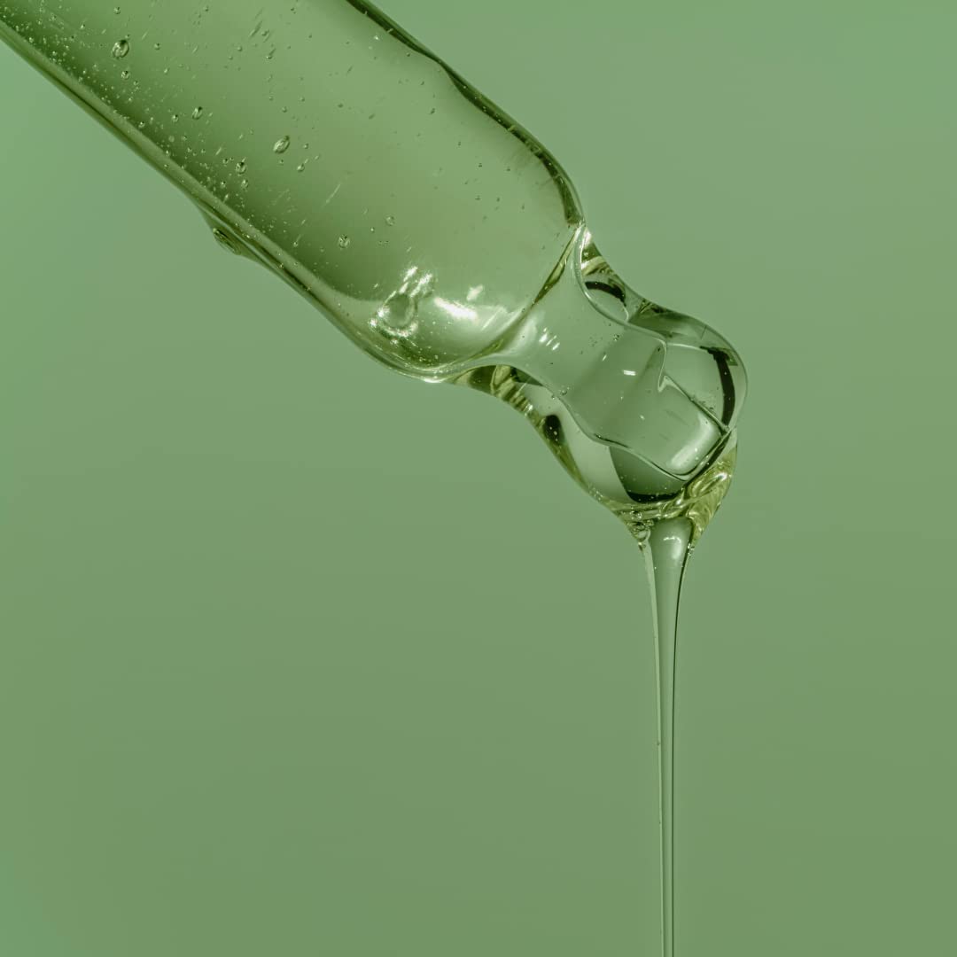 A&amp;A Premium Oil close-up with unscented label emphasizes fragrance-free hydration for daily use.