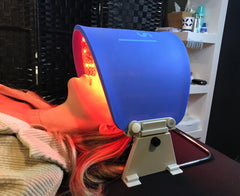 AAOCARE Hydraskincare color therapy display demonstrates multi-color options for skincare.