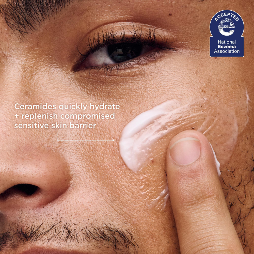 AESTURA ATOBARRIER365 cream texture swatch demonstrating fast absorption and hydration.