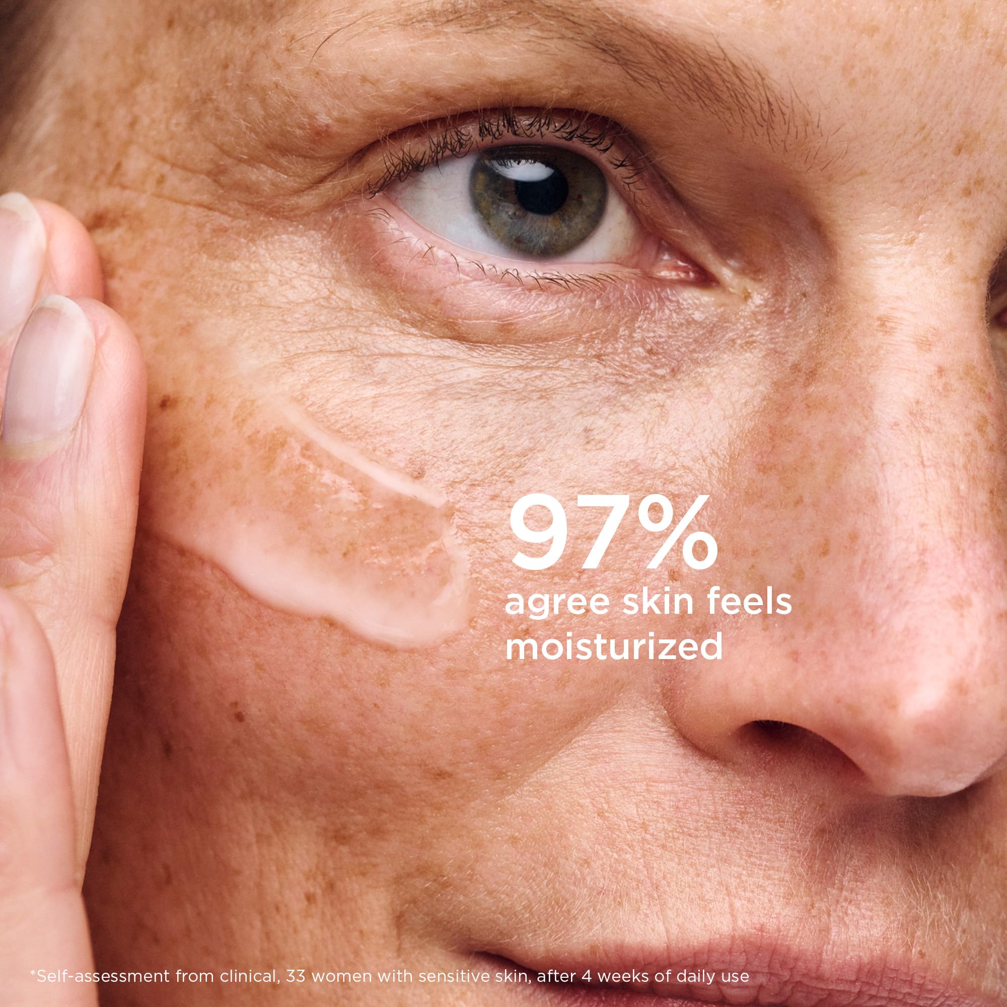 AESTURA ATOBARRIER365 hydro essence light formula conveys gentle skincare.