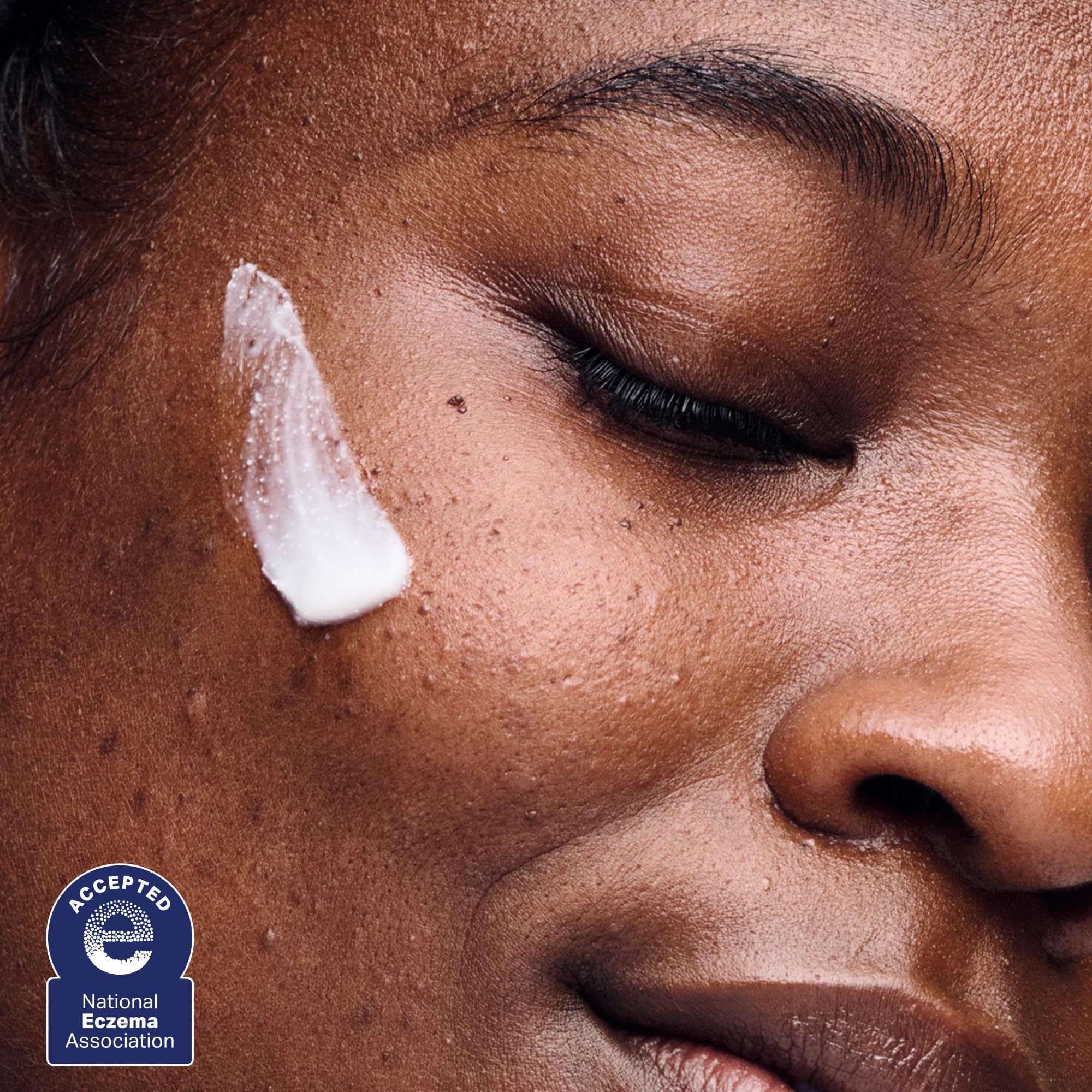 AESTURA ATOBARRIER365 cream texture shown as quickly absorbed