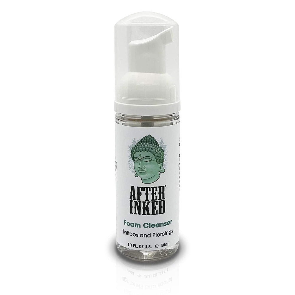 Botella de After Inked con espuma suave para limpieza de tatuajes