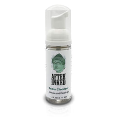 Botella de After Inked con espuma suave para limpieza de tatuajes