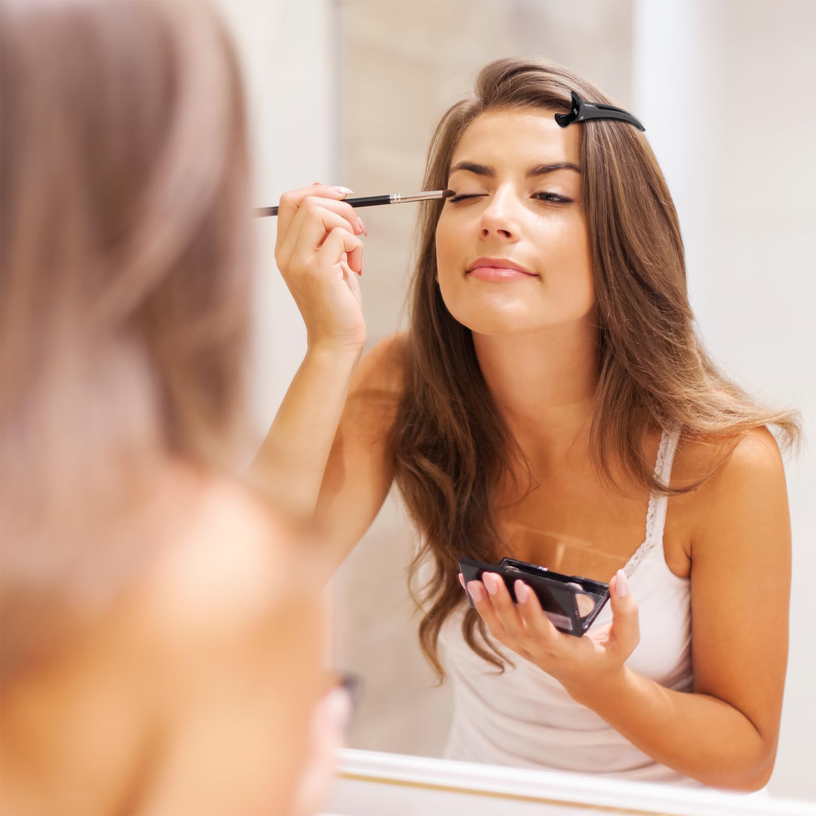 AIMIKE non-slip clip supports comfortable styling without catching or creasing.