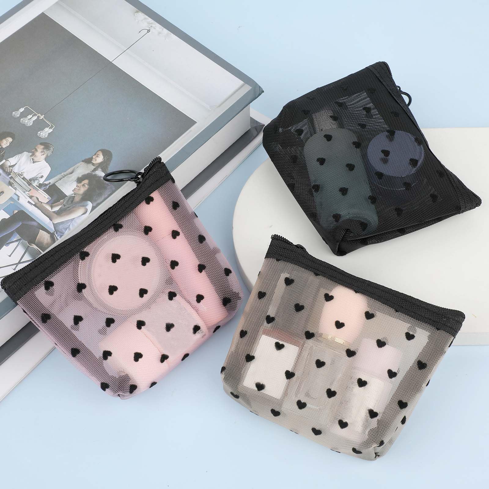 Aiyorse nylon heart-mesh organizer bag offers sturdy everyday use.