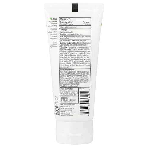 Textura mineral translúcida de Alba Botanica, crema facial ligera para uso diario.
