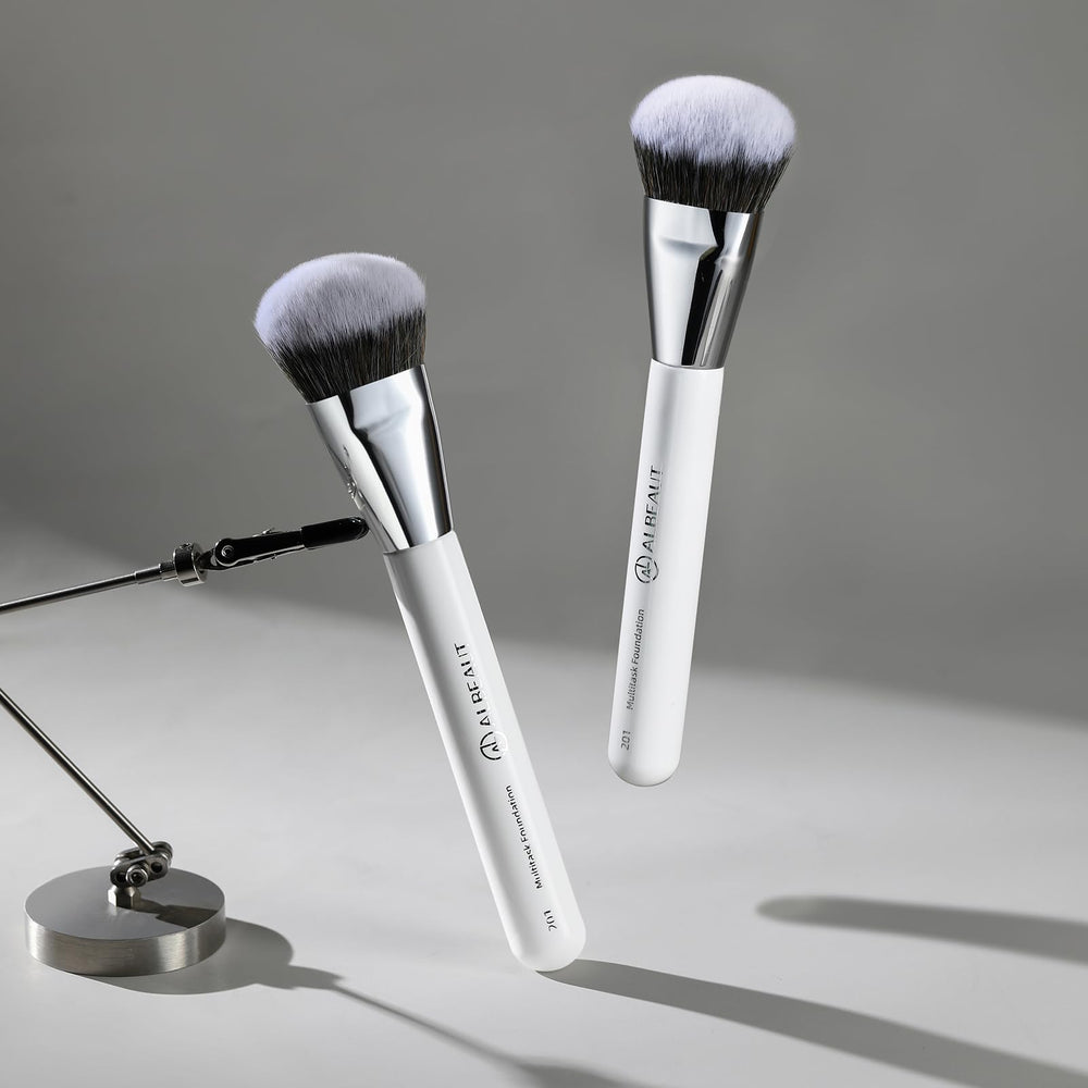 ALBEAUT angled design guides contouring and bronzer for natural definition.