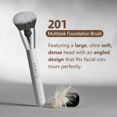ALBEAUT big foundation brush with dense bristles for smooth, even coverage.
