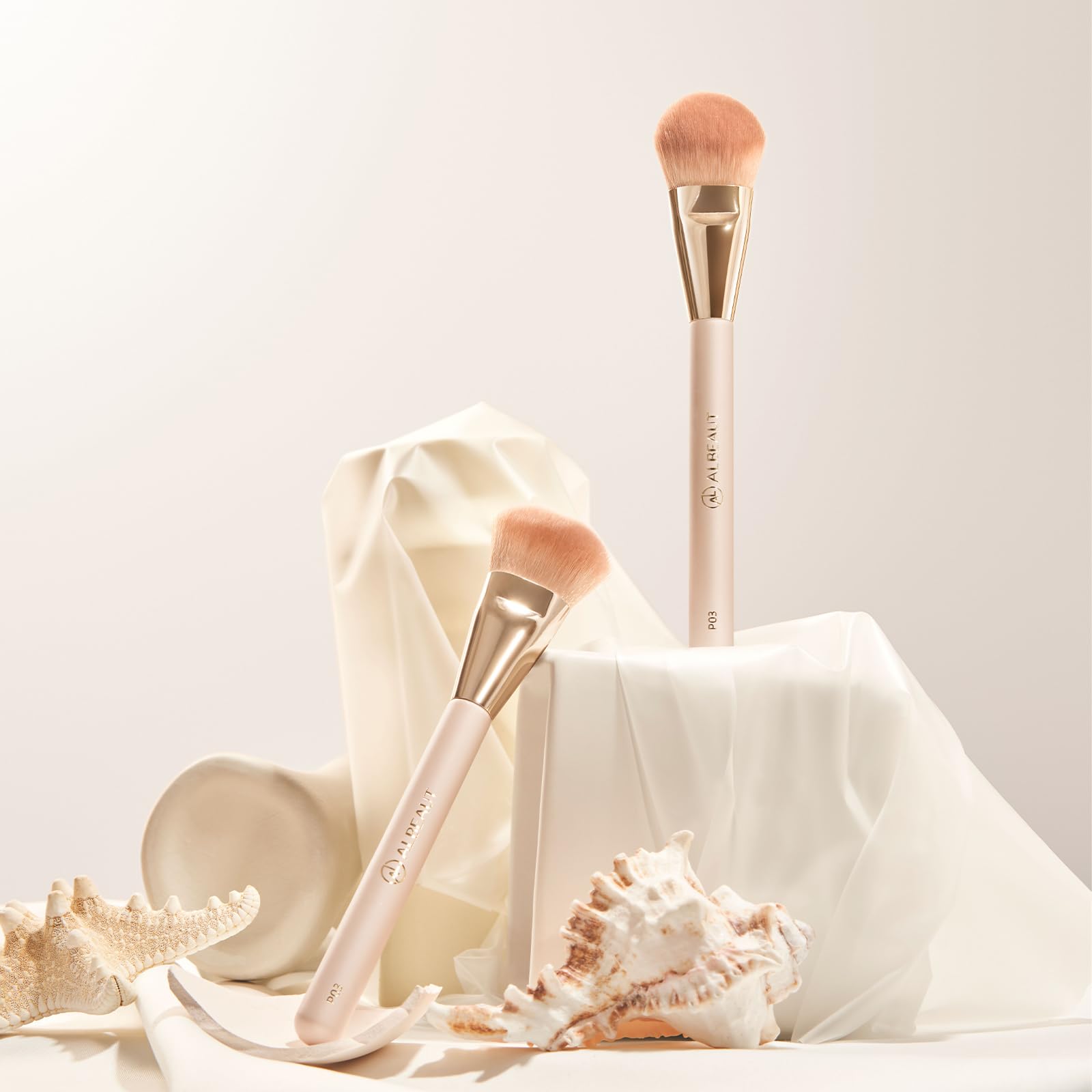 ALBEAUT concealer blender brush for seamless under-eye blending.