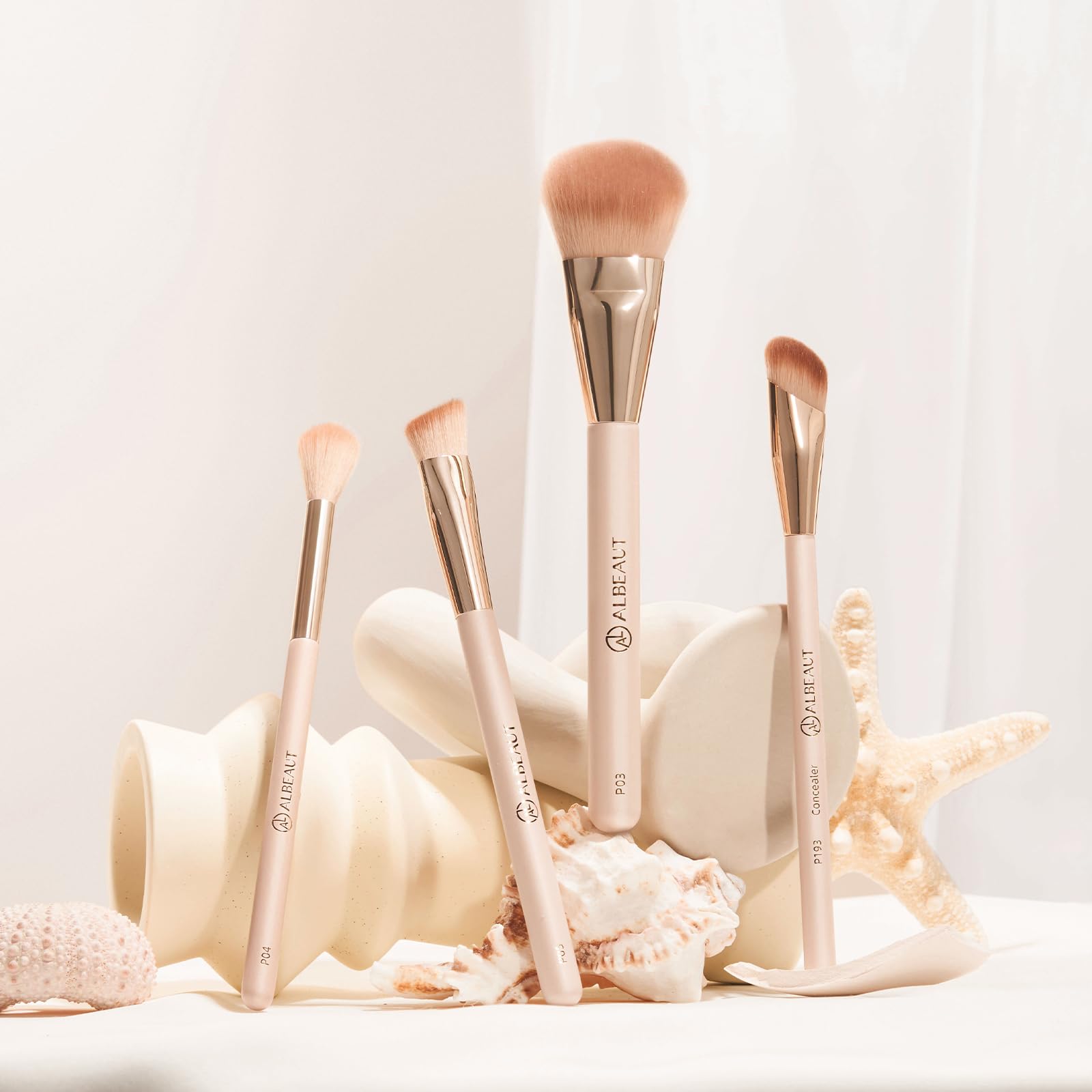 ALBEAUT travel size face brush is compact and ideal for on-the-go touch-ups.