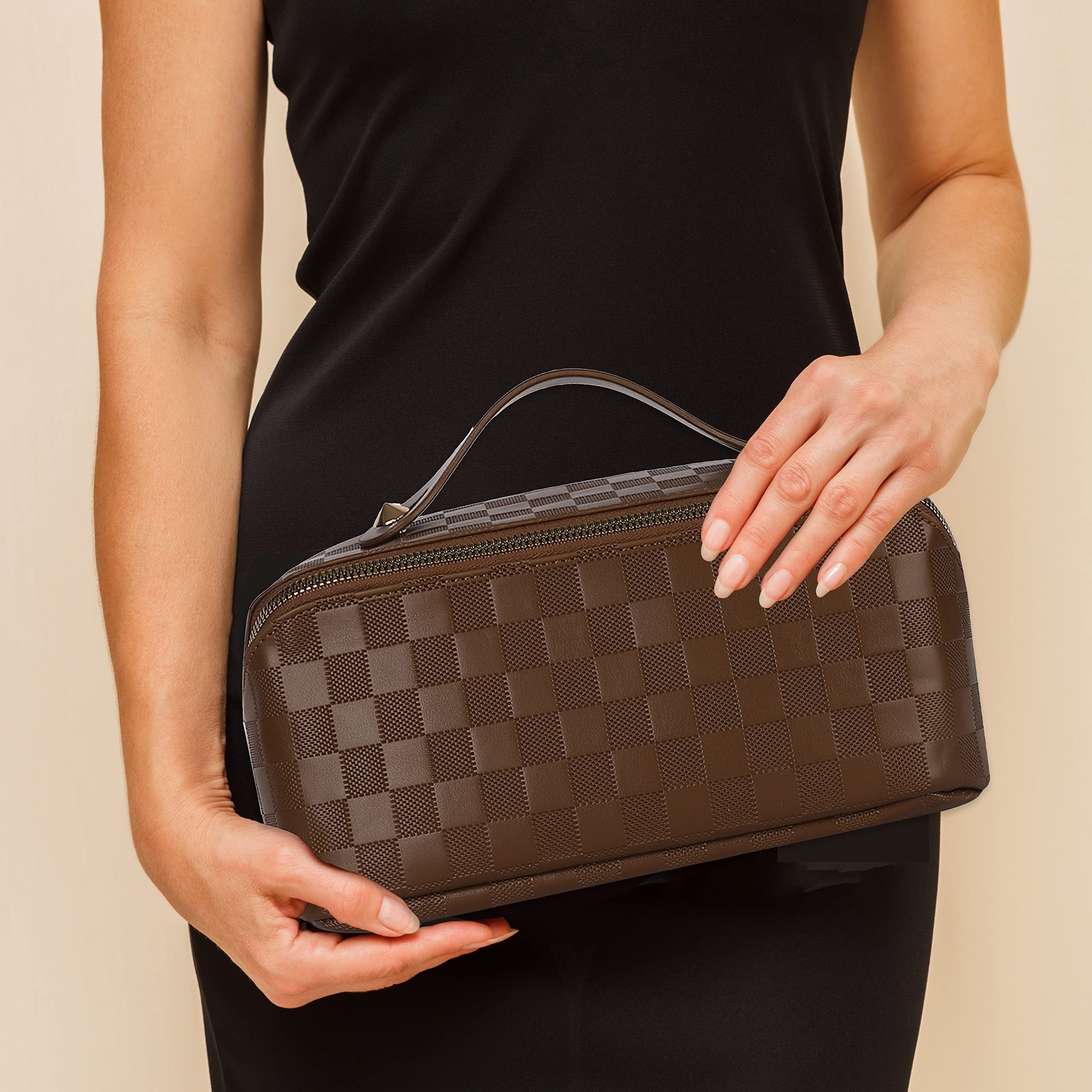 ALEXTINA 180-degree wide-open design provides instant access.
