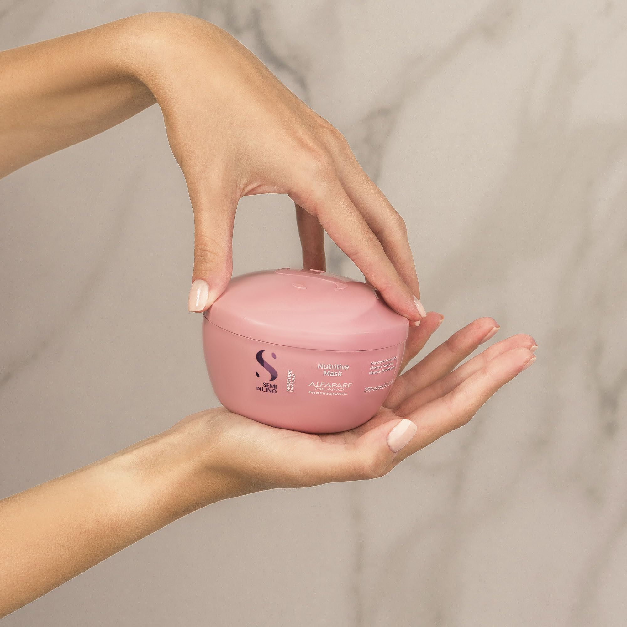 ALFAPARF MILANO Moisture Mask after shampoo illustrates easy detangling.