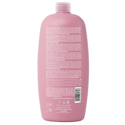 ALFAPARF MILANO Moisture Nutritive bottle being poured for easy application.