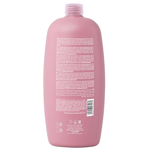 Close-up of Semi di Lino Moisture Nutritive Shampoo pump, highlighting color-safe formula