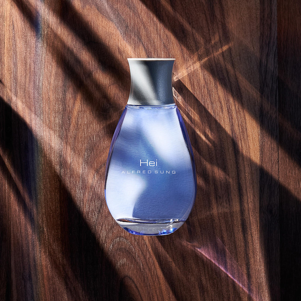 ALFRED SUNG HEI suited for both day and night occasions.