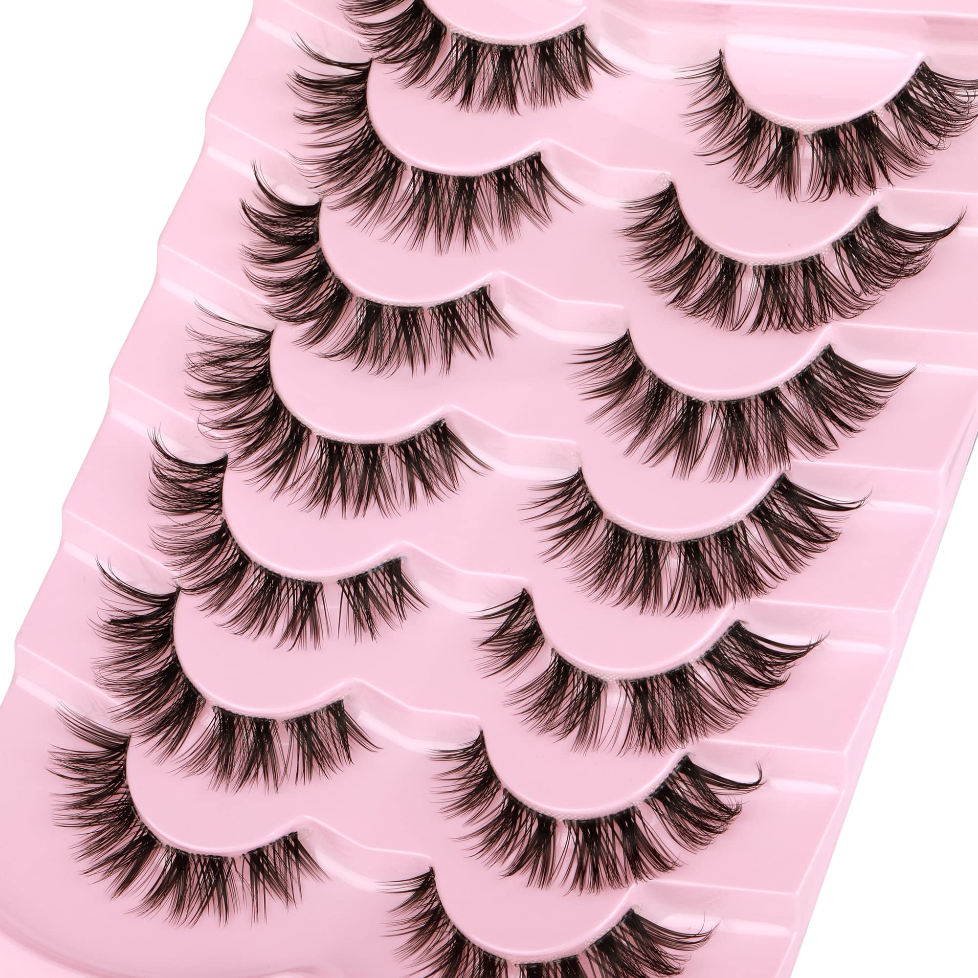Featherlight silk fibers keep ALICE lashes comfortable all day.
