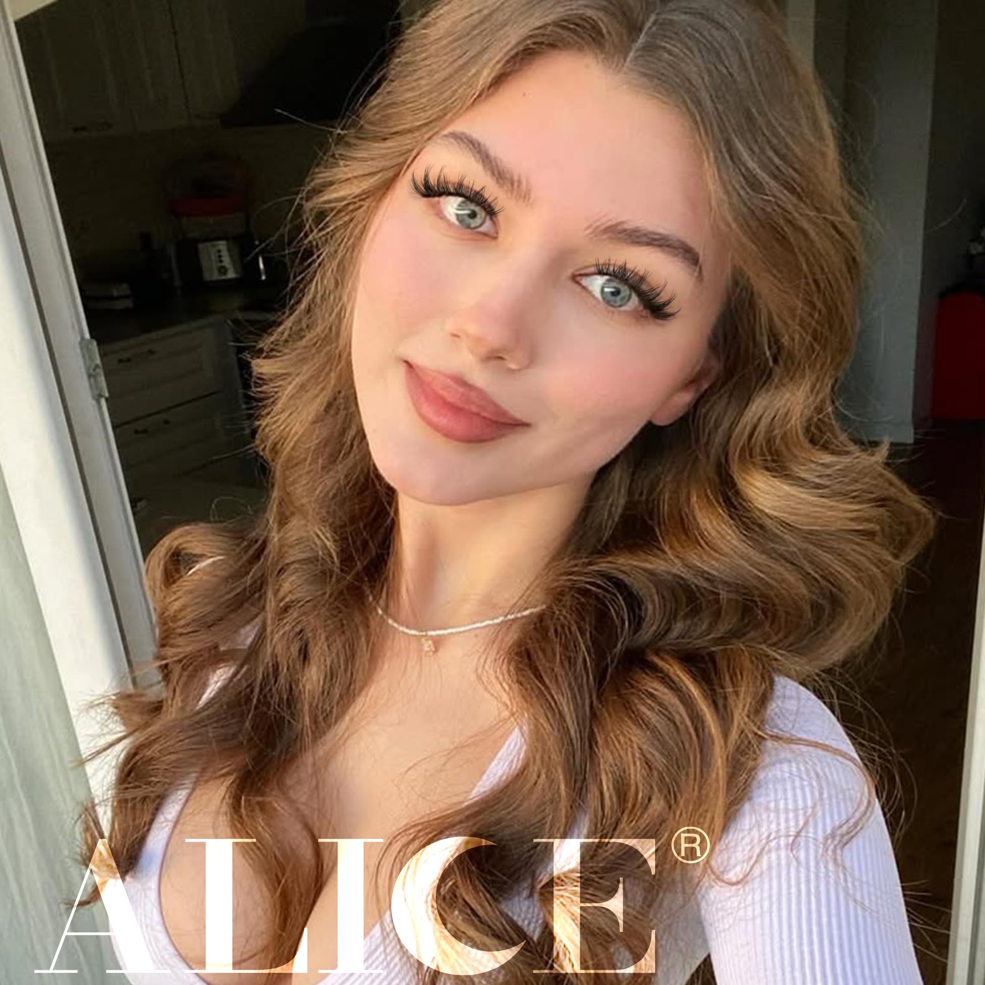 ALICE Wispy Lash Clusters Kit at-home setup with mirror for DIY routine