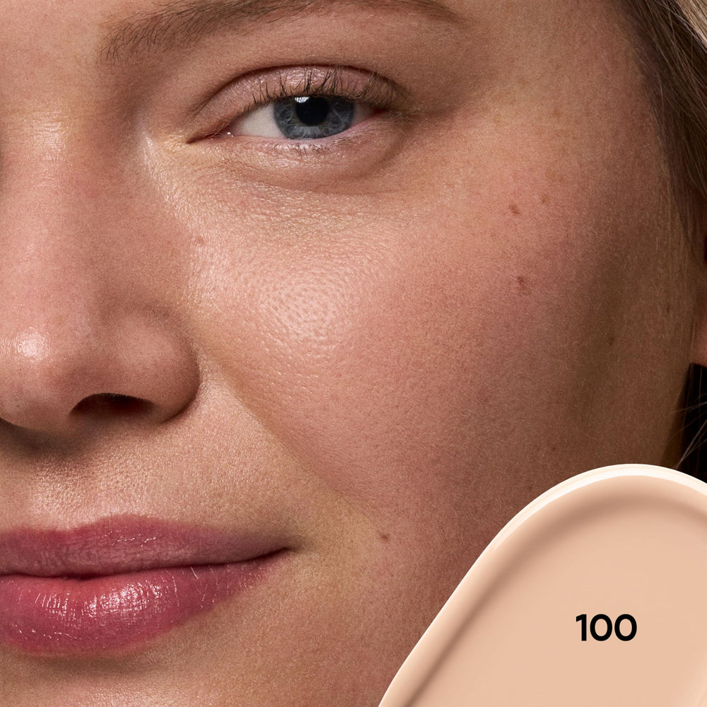 Aplicador de Almay Concealer para aplicar puntos y ocultar rojeces con precisión.