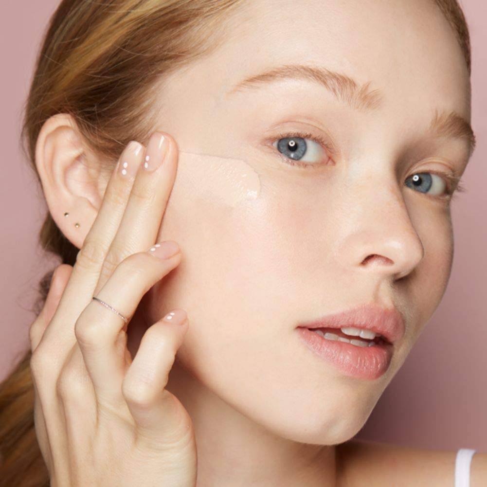 Contiene vitamina E y extracto de limón para cuidado suave