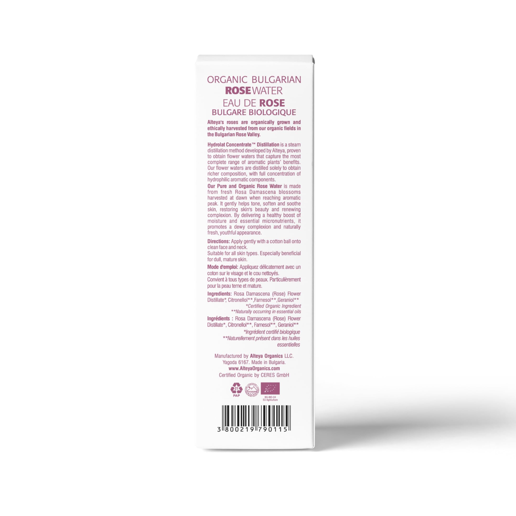 Agua de Rosas de Alteya Organics para aplicación facial suave.