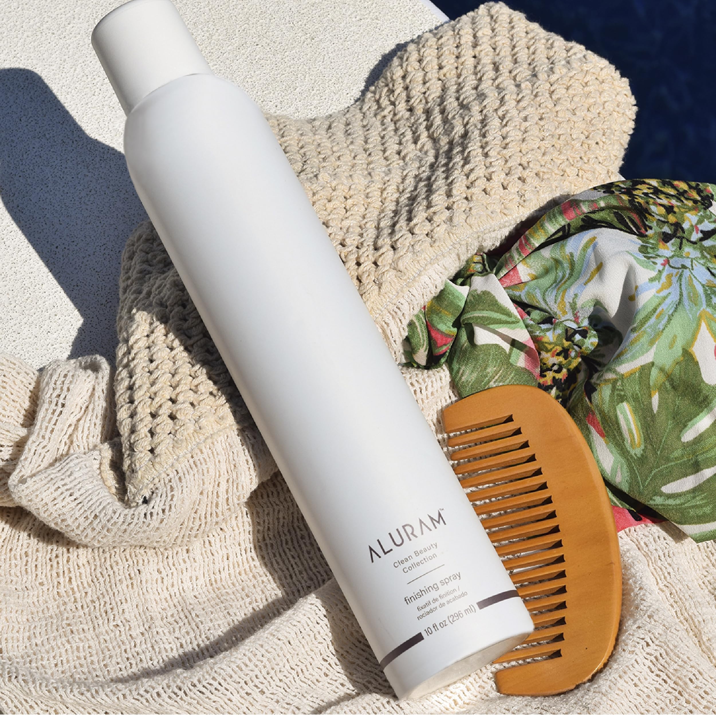 ALURAM Finishing Spray demonstrates humidity-resistance to minimize frizz during heat.