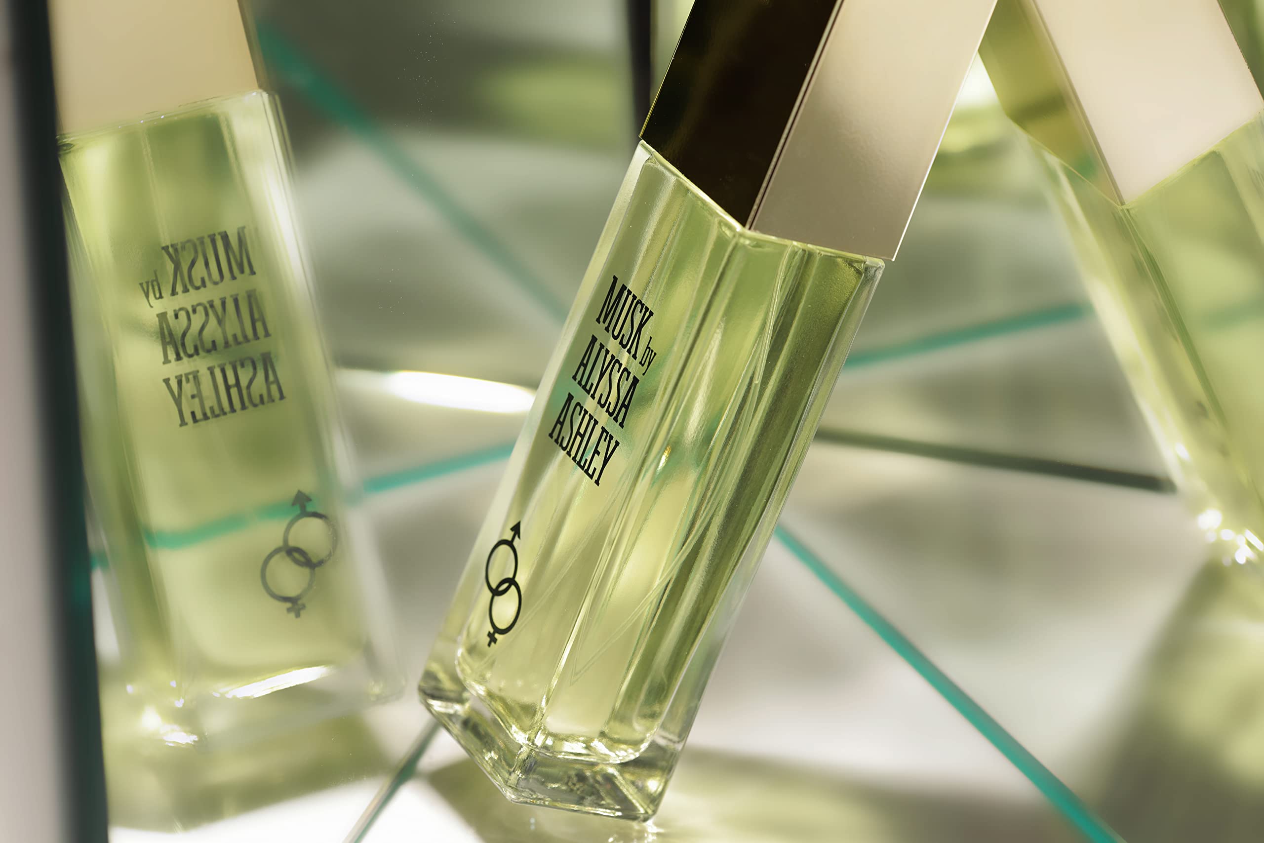 Alyssa Ashley Musk premium designer craftsmanship enhances fragrance feel.