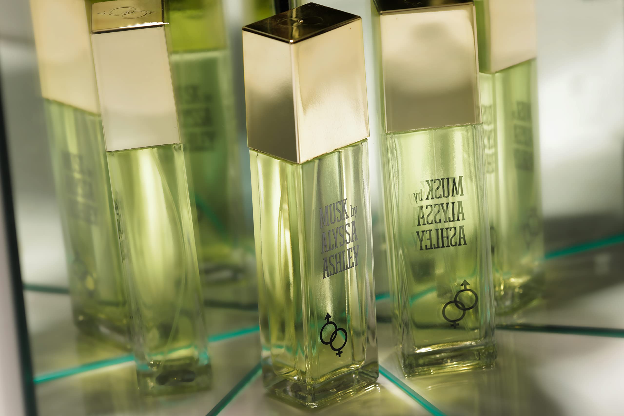 Alyssa Ashley Musk unisex appeal suits both men and women.