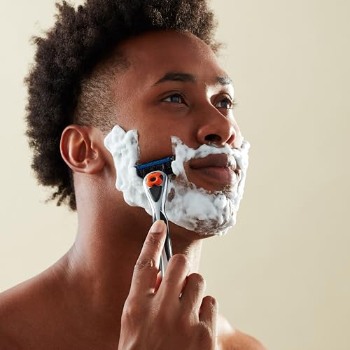 17-piece Amazon Basics set includes 1 handle and 16 cartridges for convenient grooming.