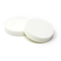 Amazon Basics Cosmetic Foam Rounds foundation-application close-up for even coverage