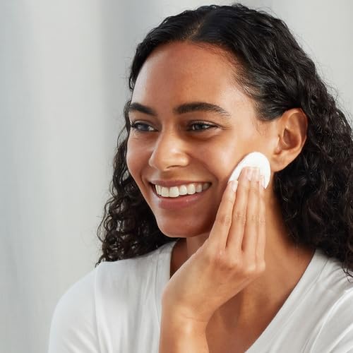 Amazon Basics cotton rounds for applying toner and cleansers gently