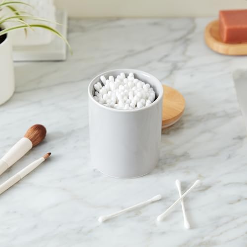 Amazon Basics cotton swabs nail polish cleanup detail for cosmetics