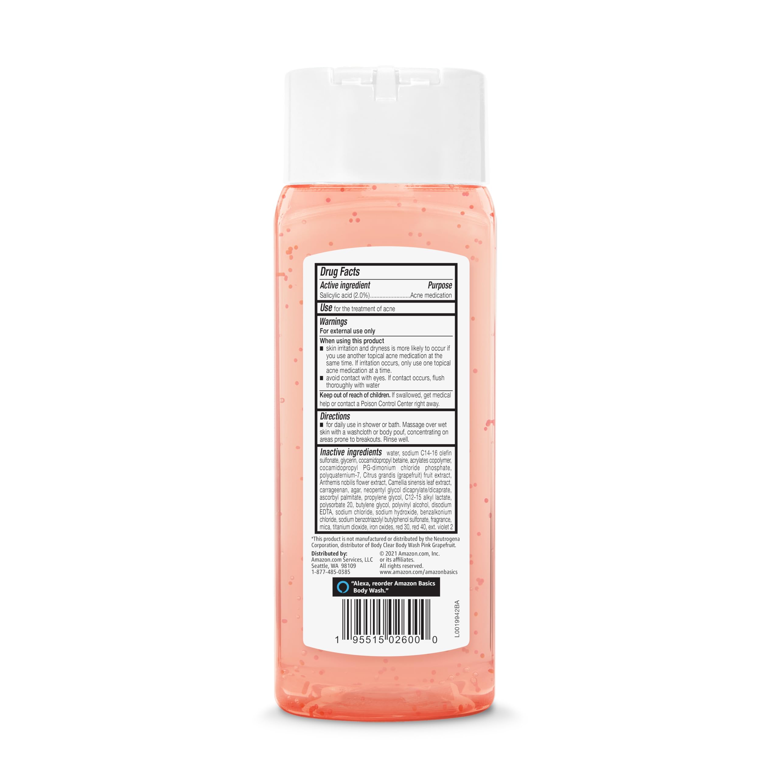 Espuma cremosa de Amazon Basics en la palma, ideal para uso diario en la ducha