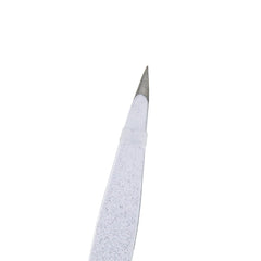 Amazon Basics comfort-grip design helps steady handling during tweezing.