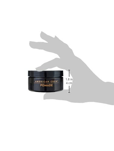 Uso diario de la pomada para cabello liso o rizado con control.
