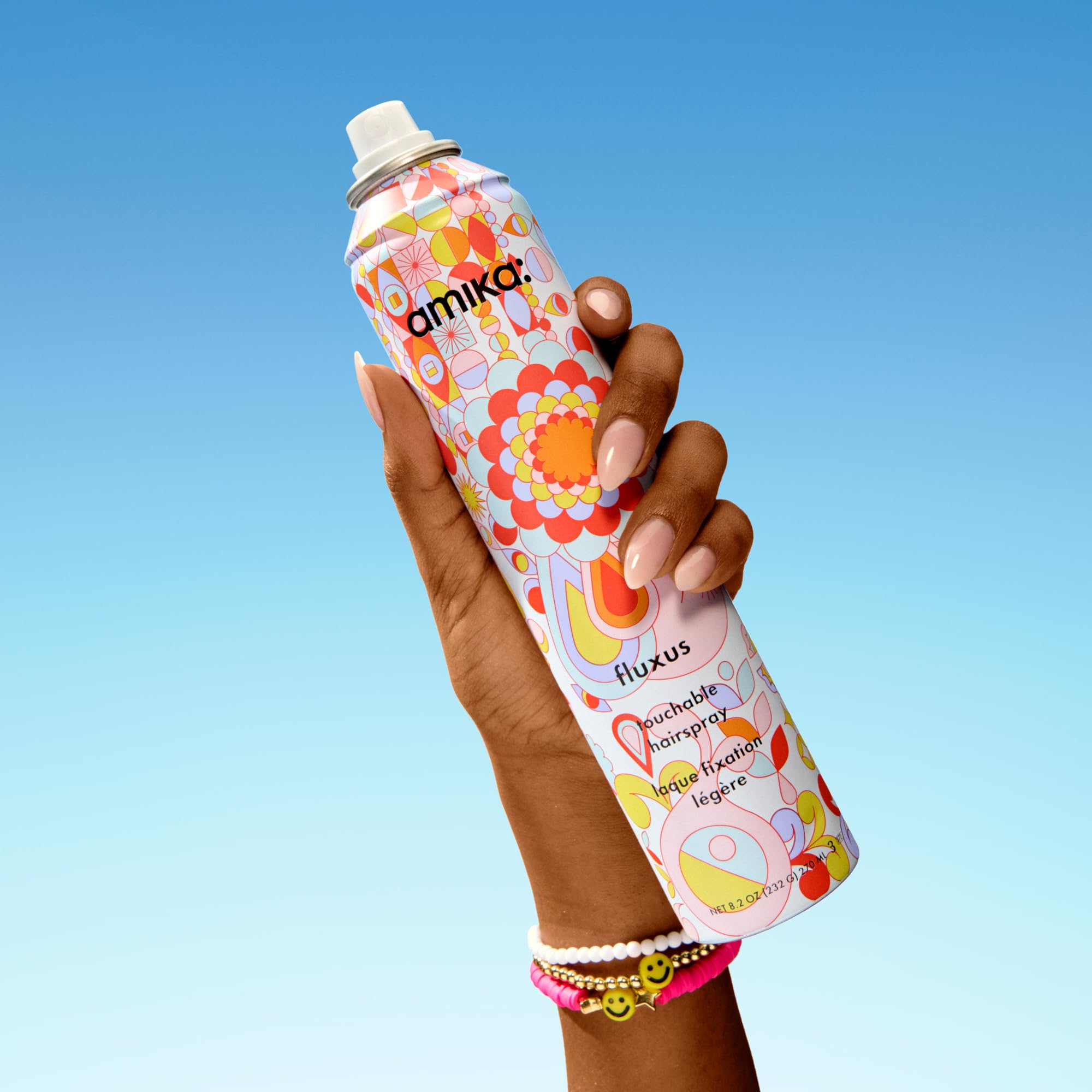 Amika Fluxus fijación flexible para peinados duraderos.