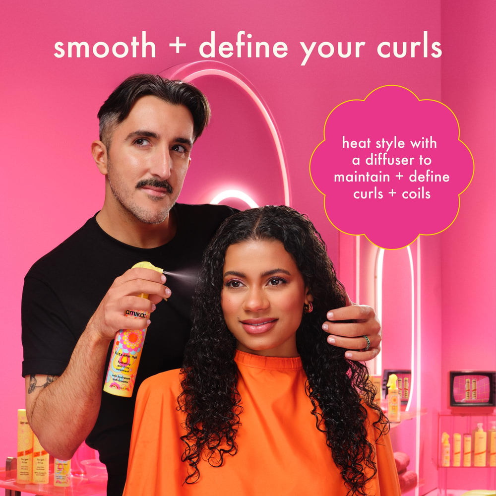 Amika Frizz-Me-Not: detalle del envase que destaca la calidad premium.