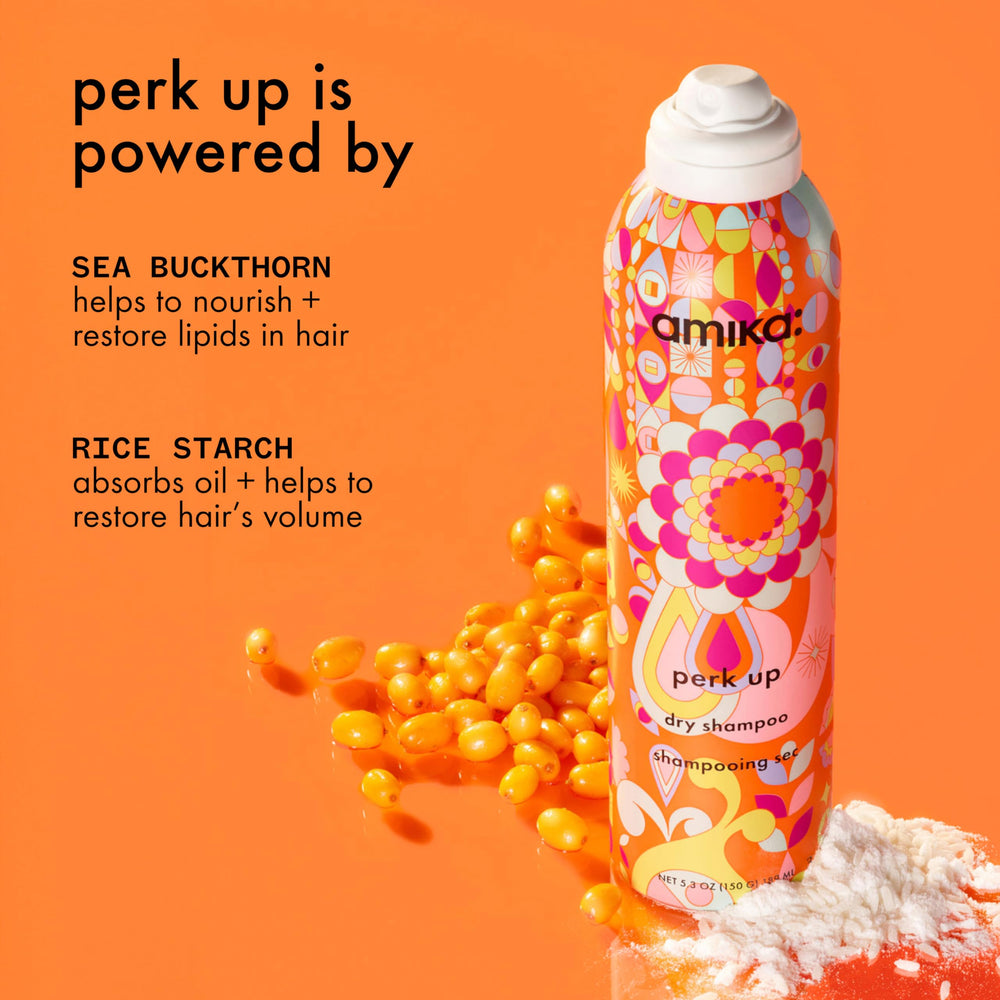 Amika Perk Up champú seco sin talco, reduce el olor y deja sensación fresca.