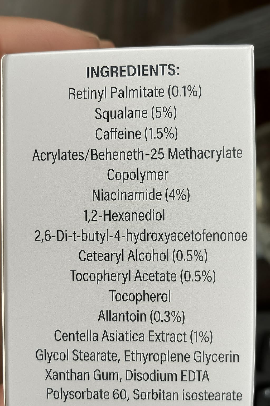AMZEYE cuello y décolleté: mejora de líneas y textura con uso constante.