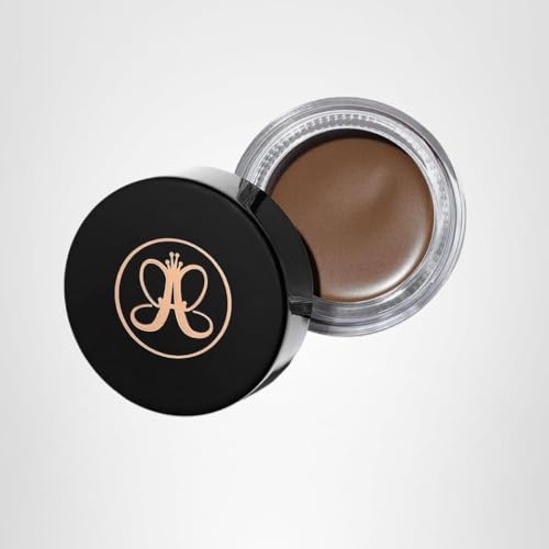Compact packaging ideal for travel and touch-ups.