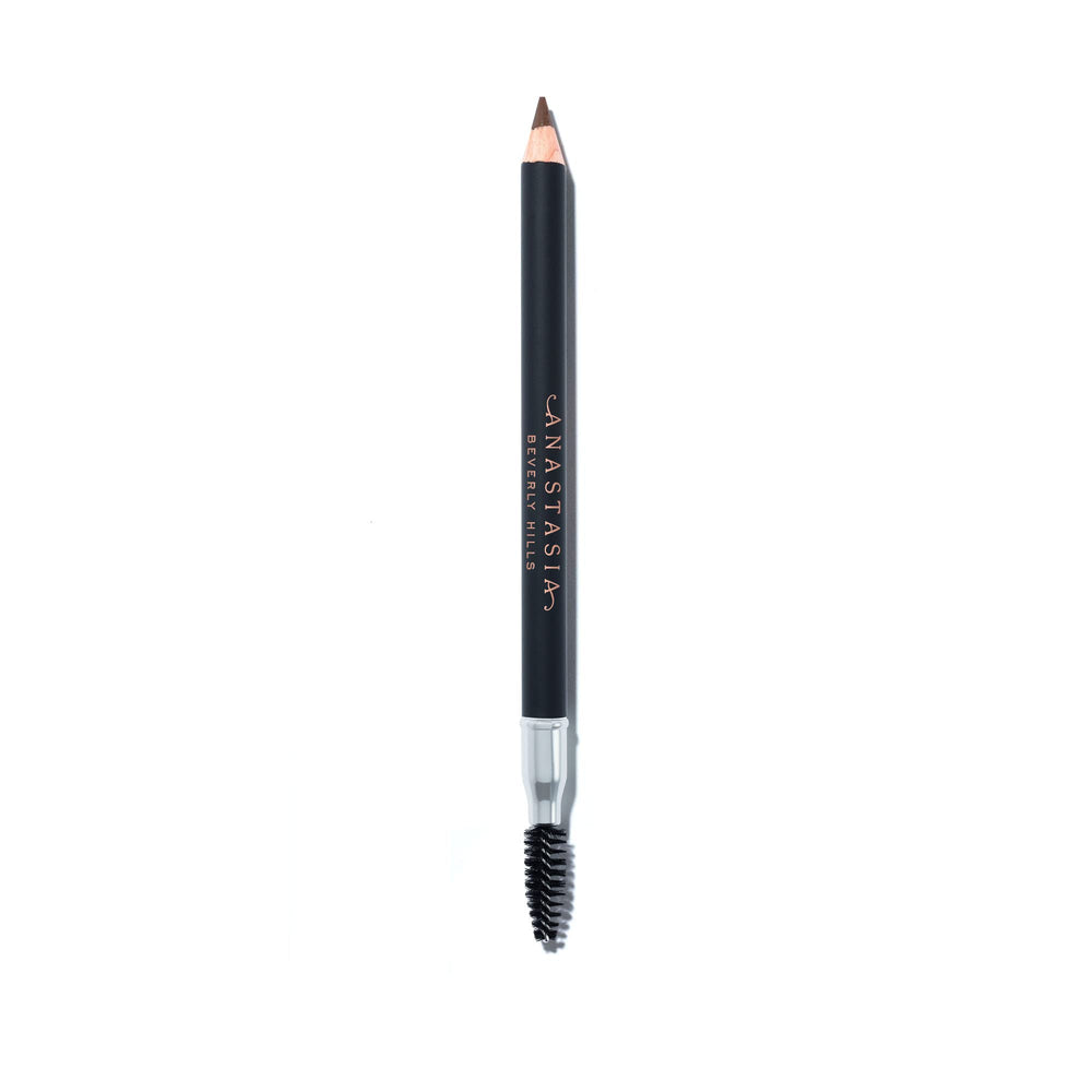 Anastasia Beverly Hills lápiz para cejas marrón suave en presentación, definiendo cejas con estilo.