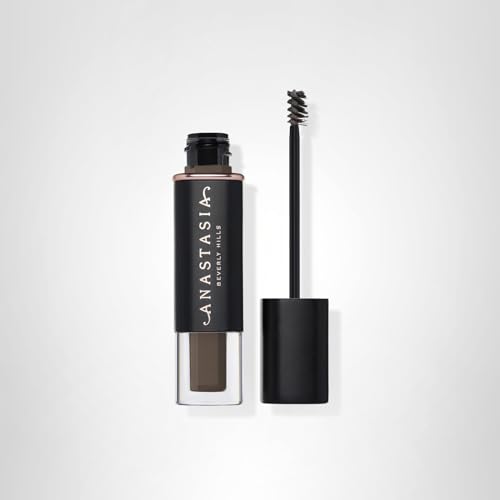 Anastasia Beverly Hills Soft Brown brow gel completes a natural makeup look