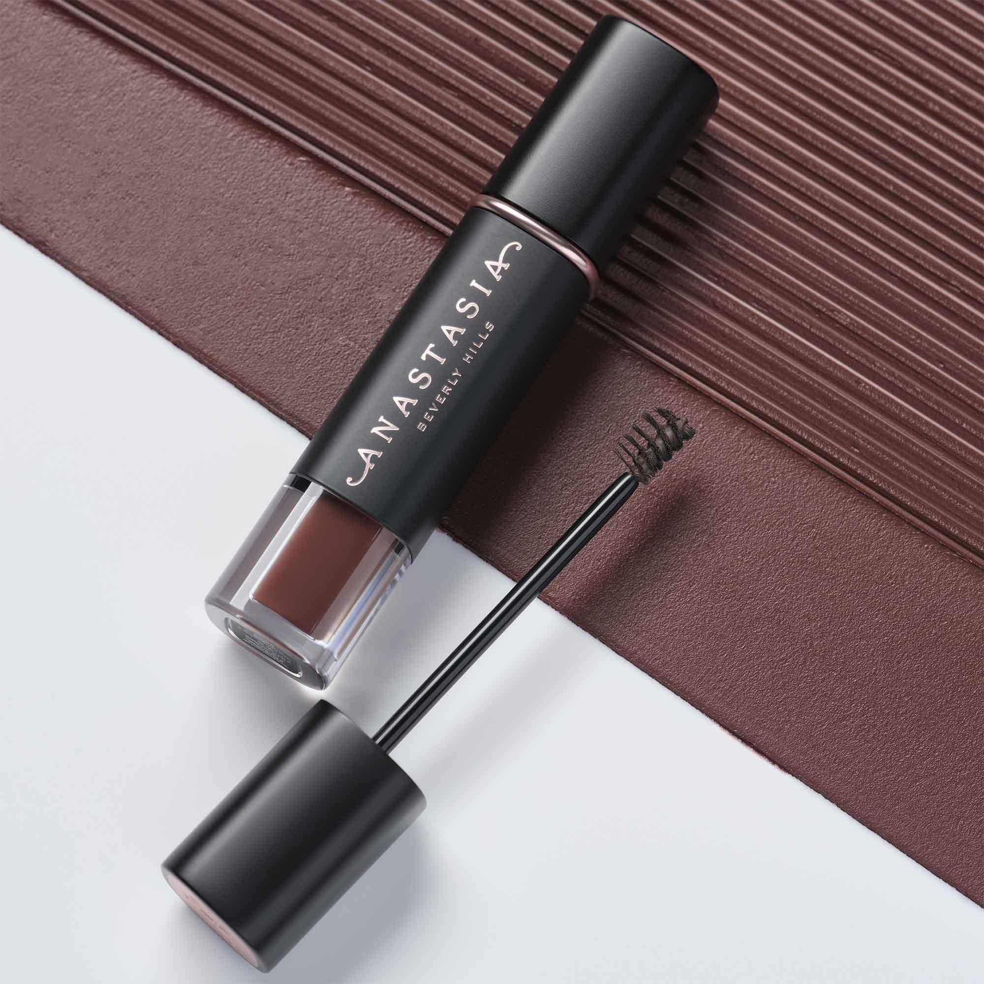 Anastasia Beverly Hills gel para cejas mini teñido taupe, acabado natural y duradero.