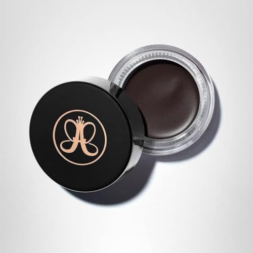 Warm undertone effect of DIPBROW Ebony on dark brows with depth.